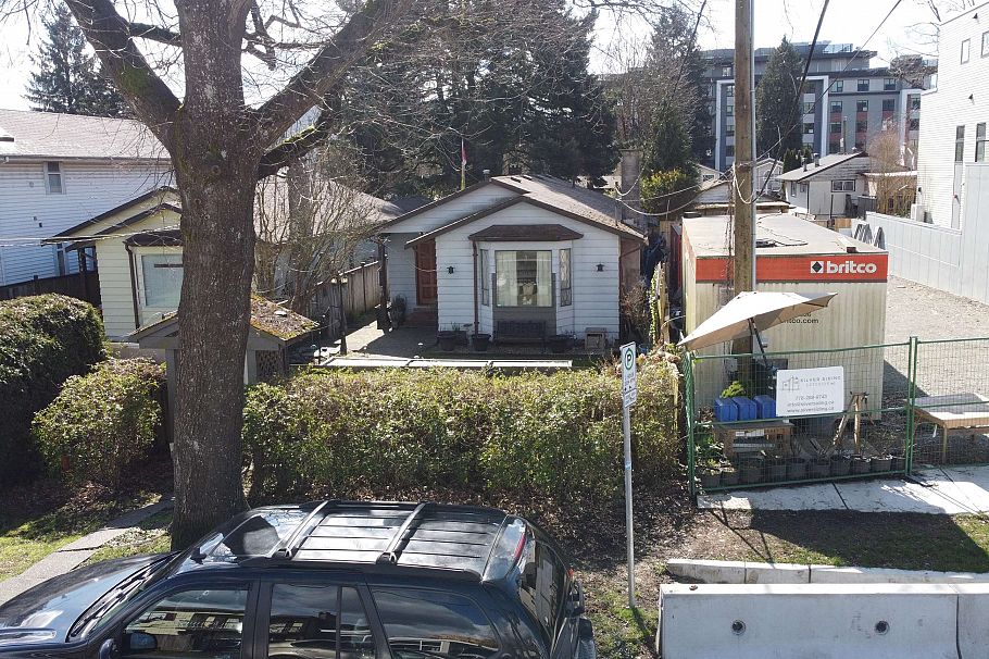 1551 Rupert Street North Vancouver, BC - 2