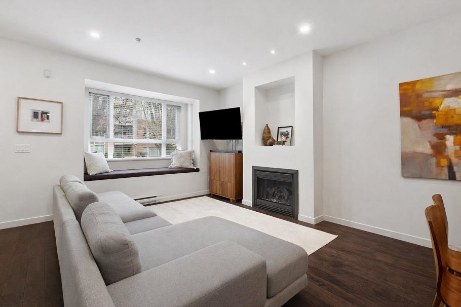 158 W 22nd Street North Vancouver, BC - 8