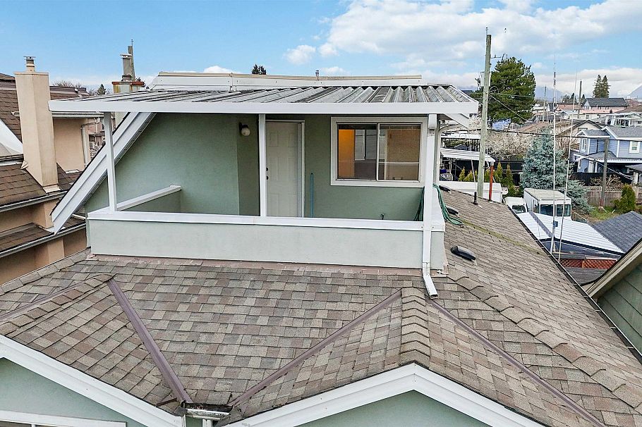 1769 E 49th Avenue Vancouver, BC - 20