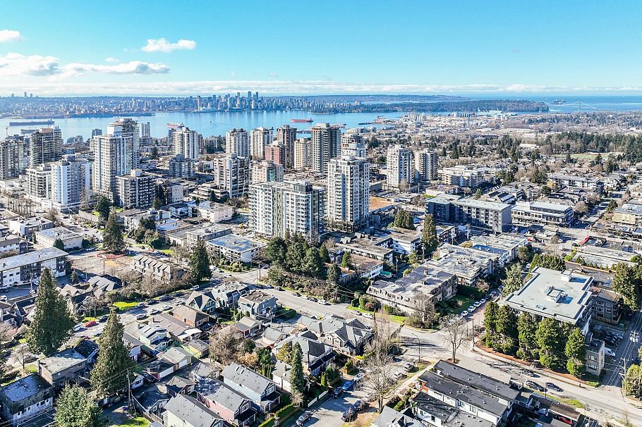 205 E 18th Street North Vancouver, BC - 39