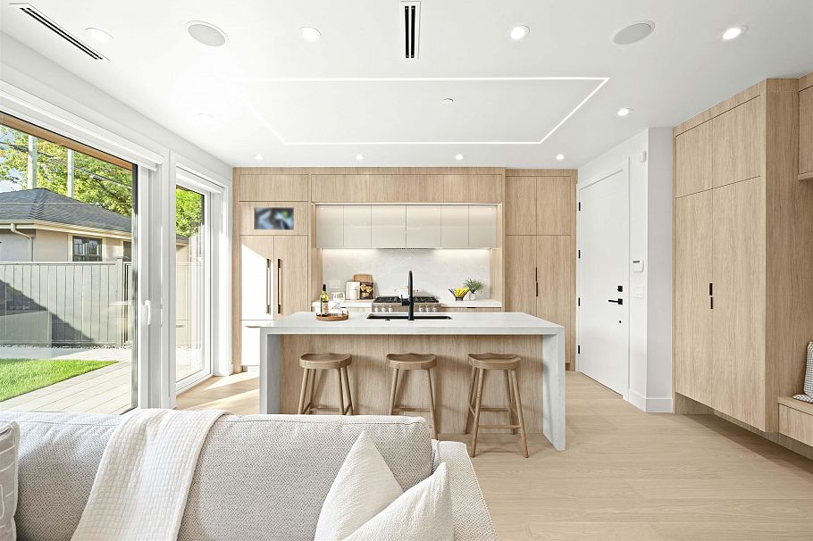 2 3466 W 22nd Avenue Vancouver, BC - 1