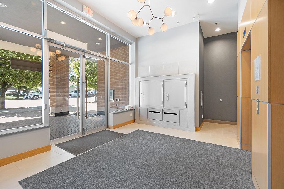 202 1330 Marine Drive North Vancouver, BC - 34