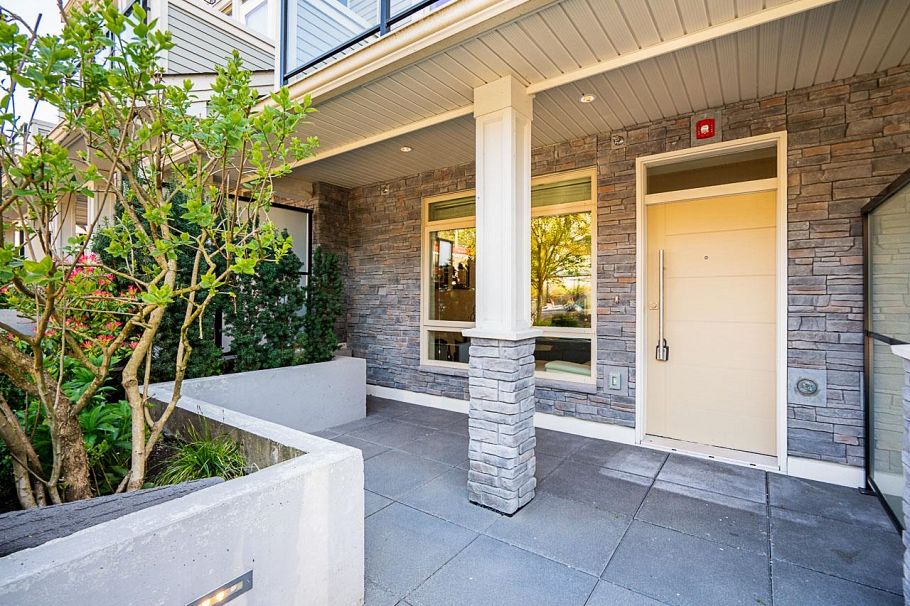 4 115 W Queens Road North Vancouver, BC - 3