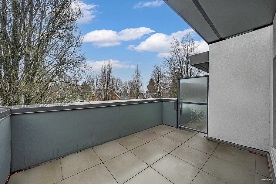 2071 E 1st Avenue Vancouver, BC - 4