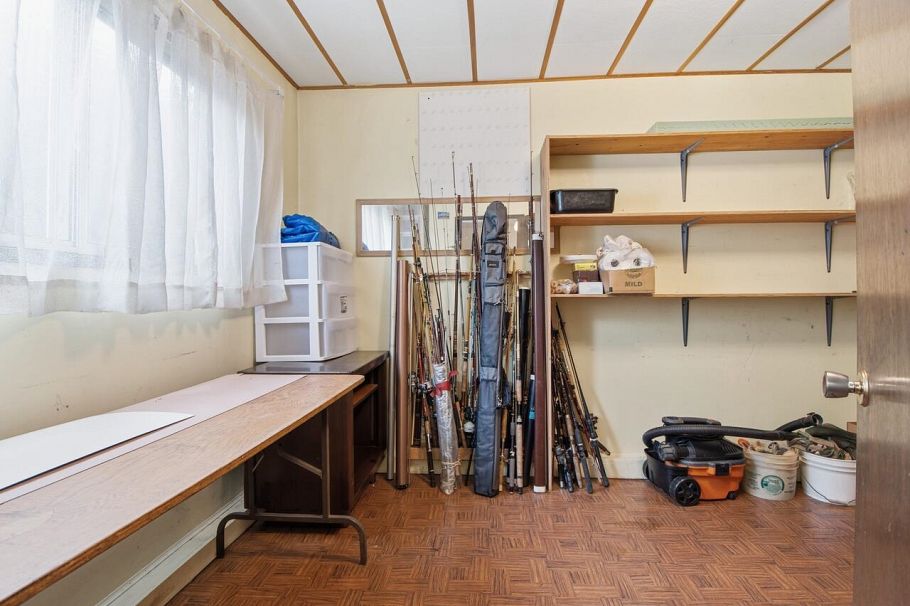 407 E 13th Street North Vancouver, BC - 15