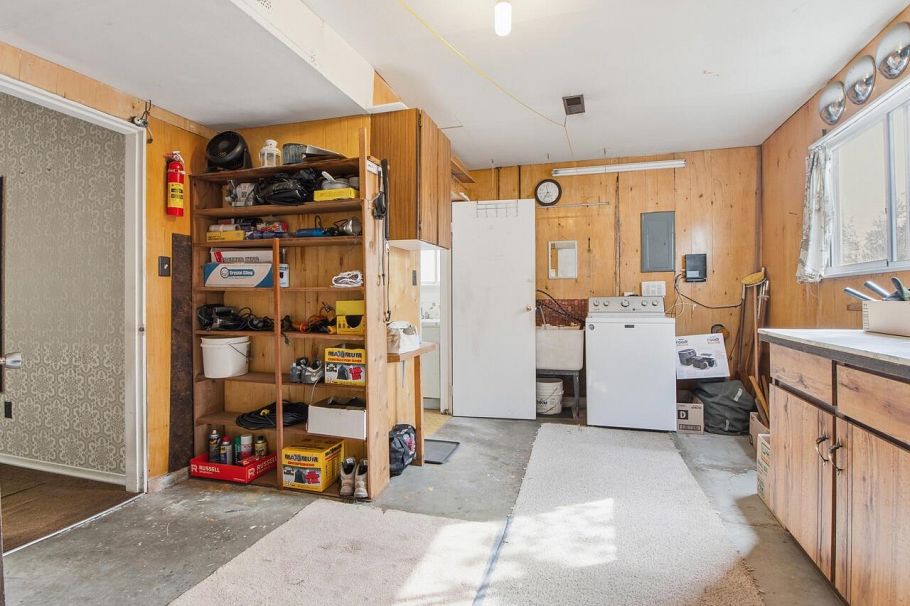 407 E 13th Street North Vancouver, BC - 14