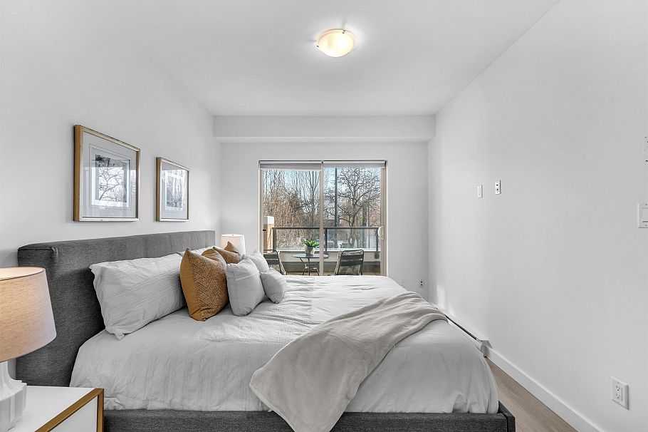 202 1330 Marine Drive North Vancouver, BC - 18