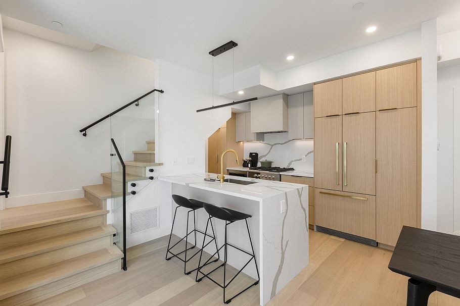 1 550 Kaslo Street Vancouver, BC - 9