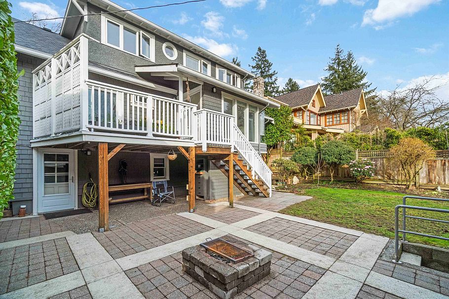 3322 W 38th Avenue Vancouver, BC - 40