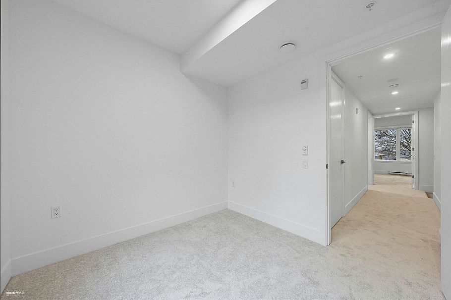 202 2075 E 1st Avenue Vancouver, BC - 24