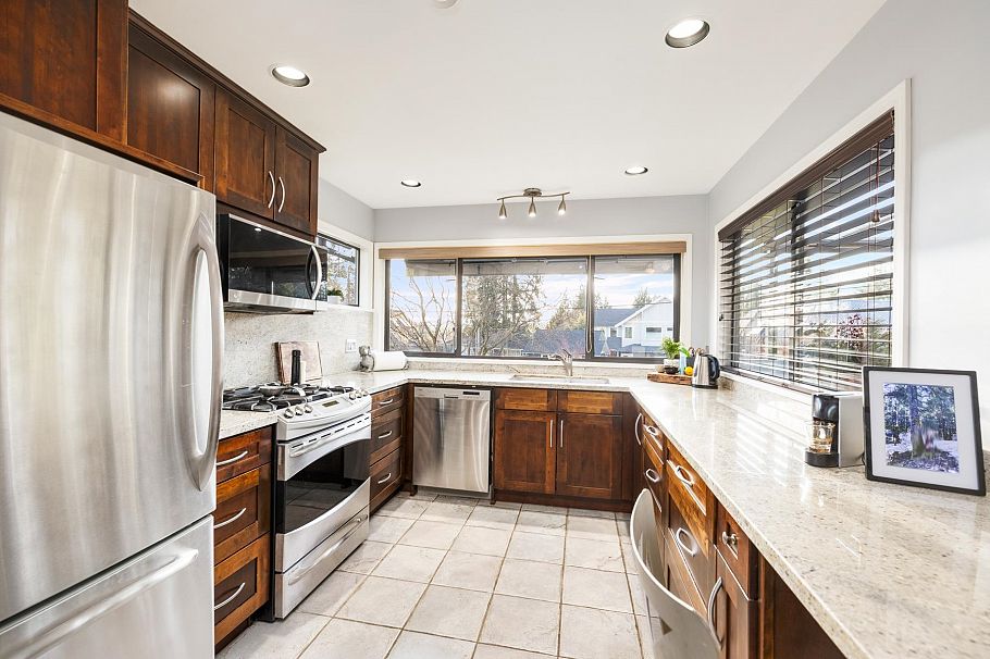 4198 Sunset Boulevard North Vancouver, BC - 29