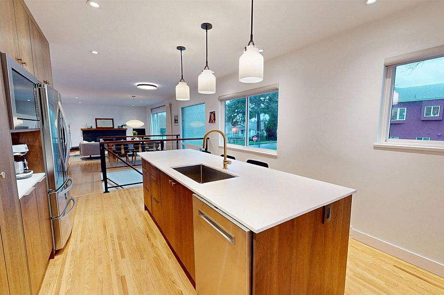 995 E 47th Avenue Vancouver, BC - 8