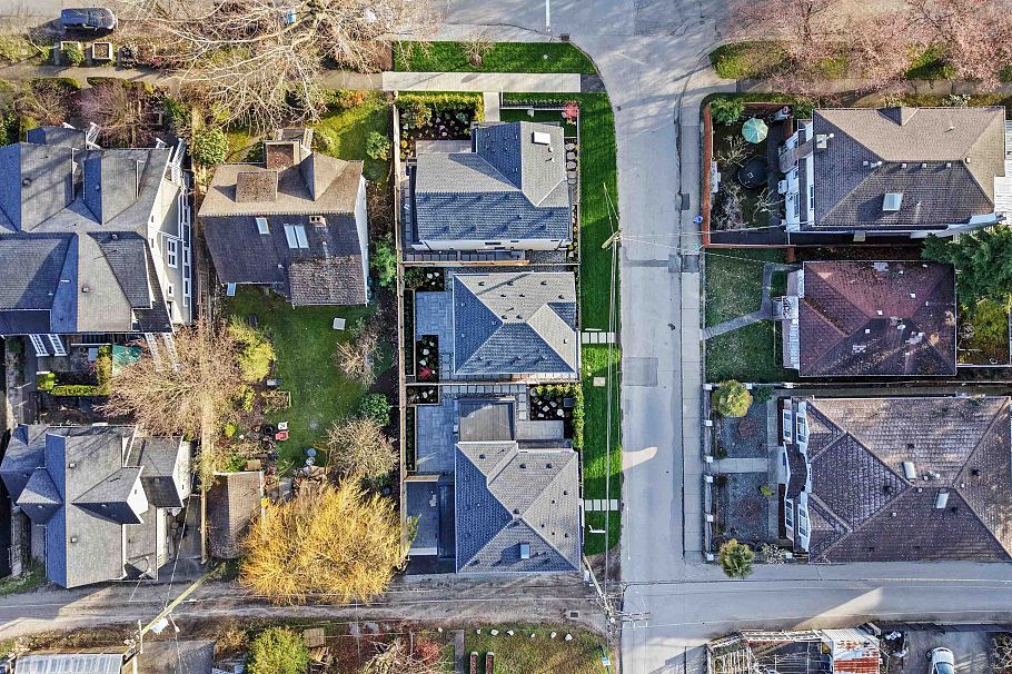 1605 E 21st Avenue Vancouver, BC - 36