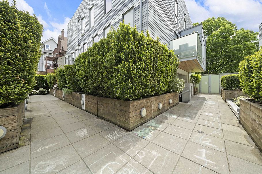 10 1419 E 1st Avenue Vancouver, BC - 4