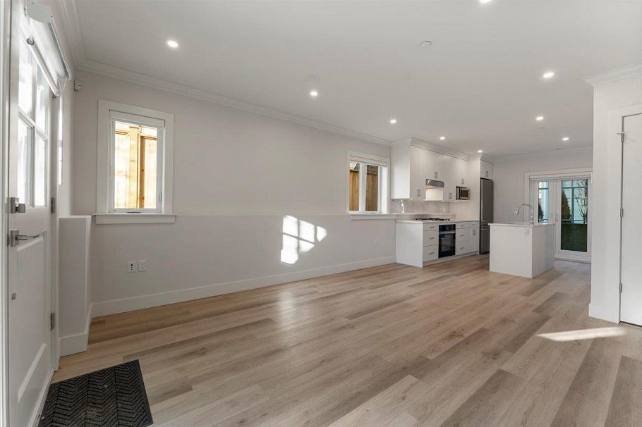 2229 W 16th Avenue Vancouver, BC - 8