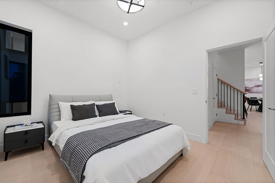 1605 E 21st Avenue Vancouver, BC - 16