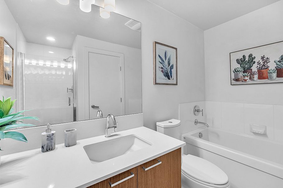 202 1330 Marine Drive North Vancouver, BC - 23