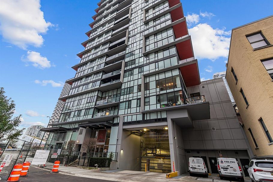 908 1325 Rolston Street Vancouver, BC - 1