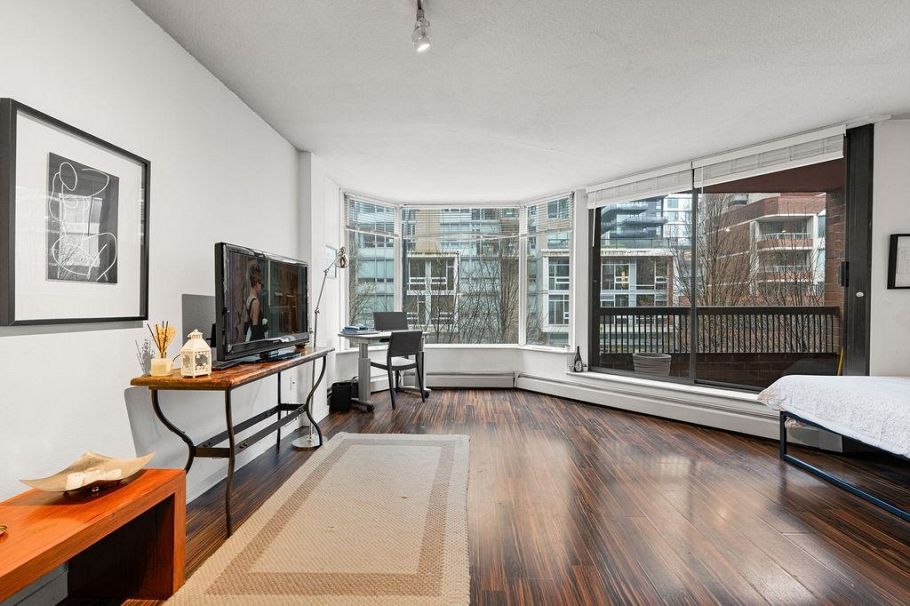 301 1333 Hornby Street Vancouver, BC - 14