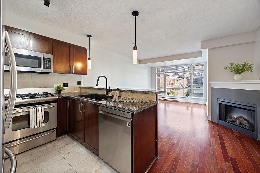 413 3811 Hastings Street Burnaby, BC - 1