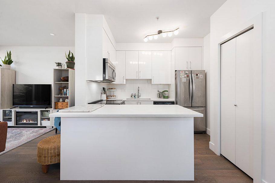 350 E 7th Avenue Vancouver, BC - 4