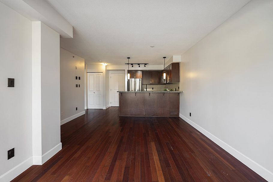 413 3811 Hastings Street Burnaby, BC - 5