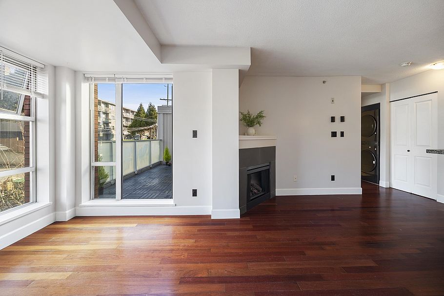 413 3811 Hastings Street Burnaby, BC - 2