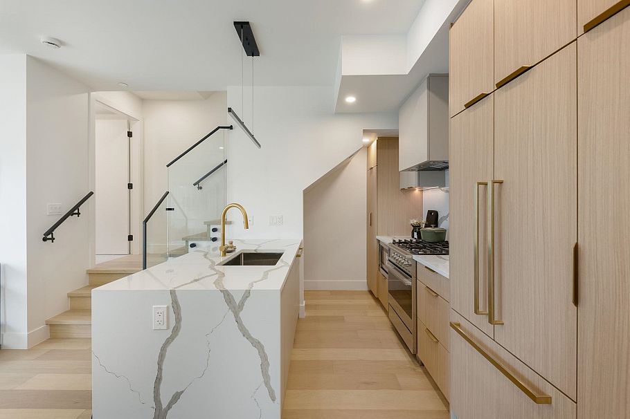 1 550 Kaslo Street Vancouver, BC - 10