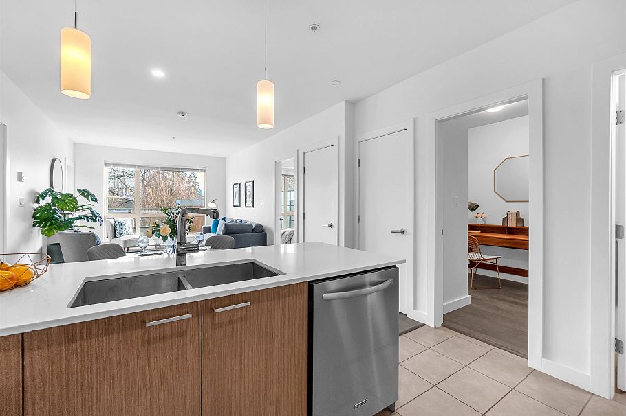 202 1330 Marine Drive North Vancouver, BC - 14