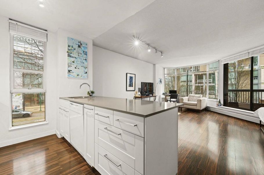 301 1333 Hornby Street Vancouver, BC - 1
