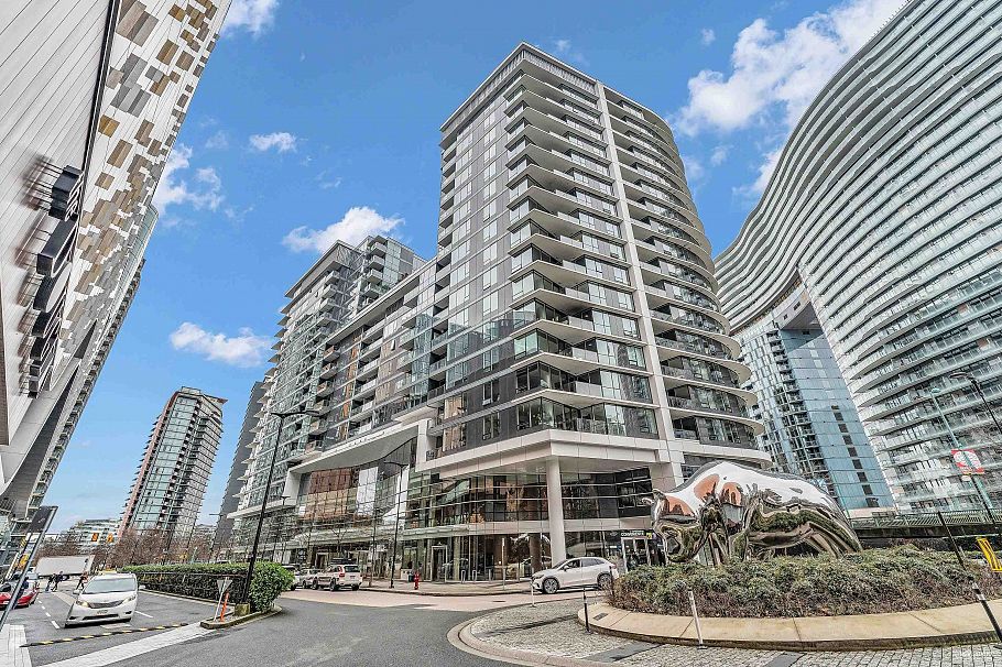 1020 68 Smithe Street Vancouver, BC - 1