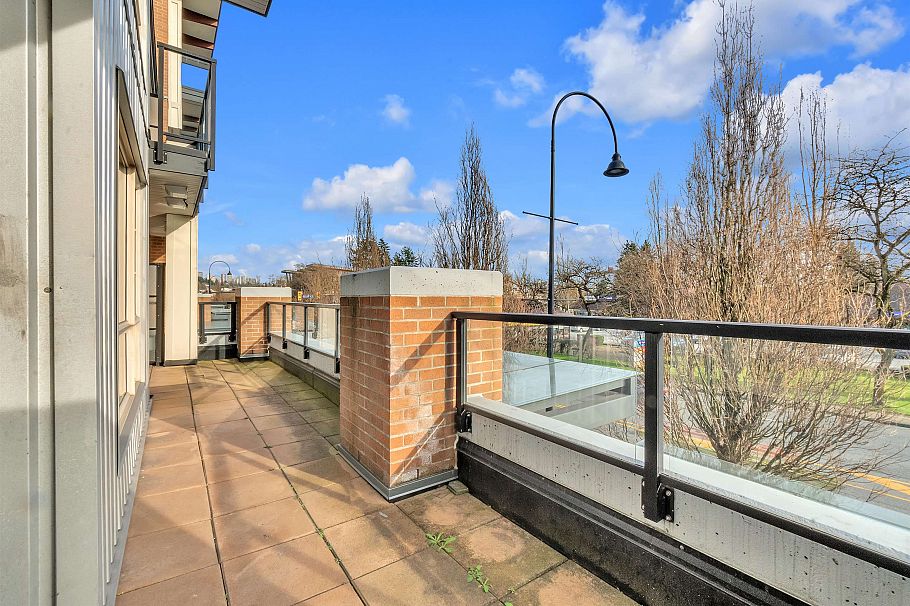 202 1330 Marine Drive North Vancouver, BC - 29