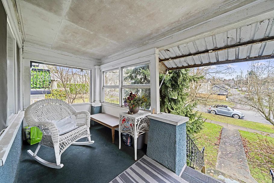 545 Skeena Street Vancouver, BC - 2