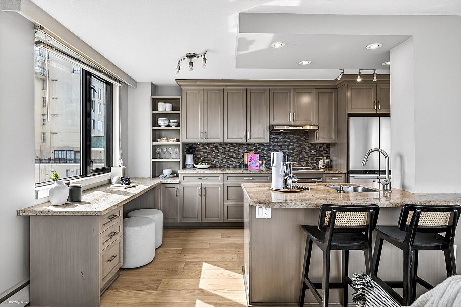 1404 1330 Harwood Street Vancouver, BC - 2