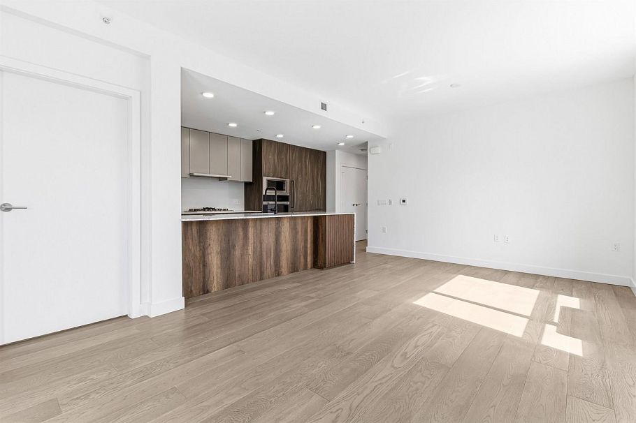 206 3590 W 39th Avenue Vancouver, BC - 2