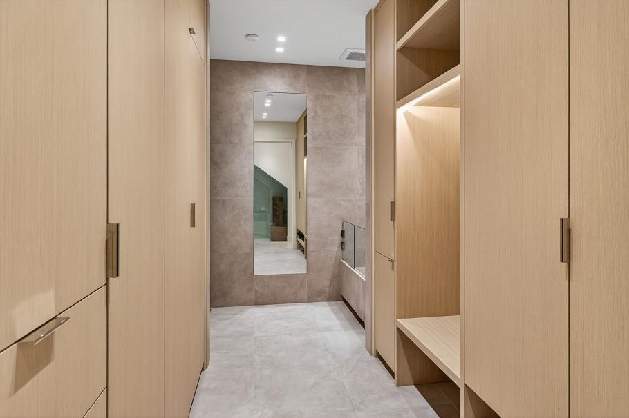 4521 Langara Avenue Vancouver, BC - 24