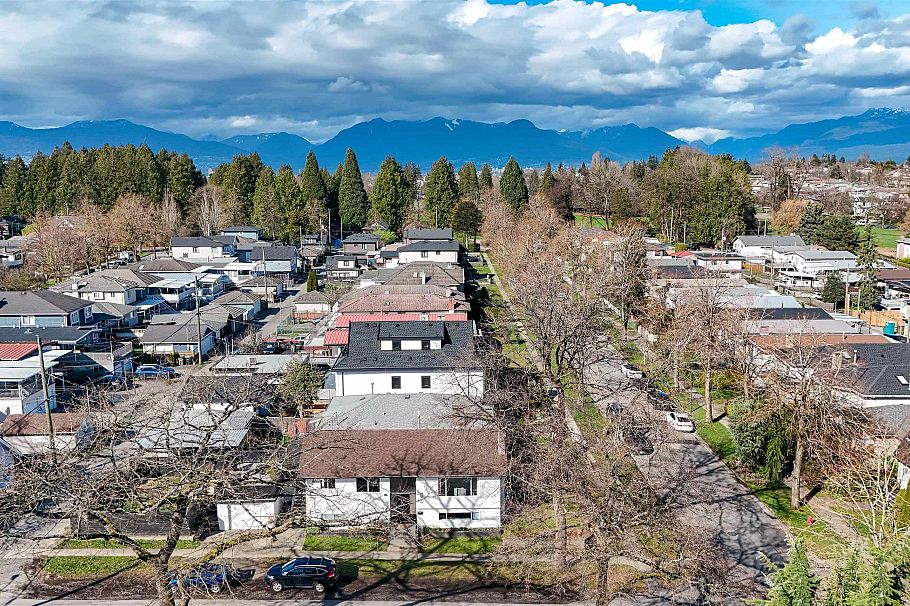 995 E 47th Avenue Vancouver, BC - 27