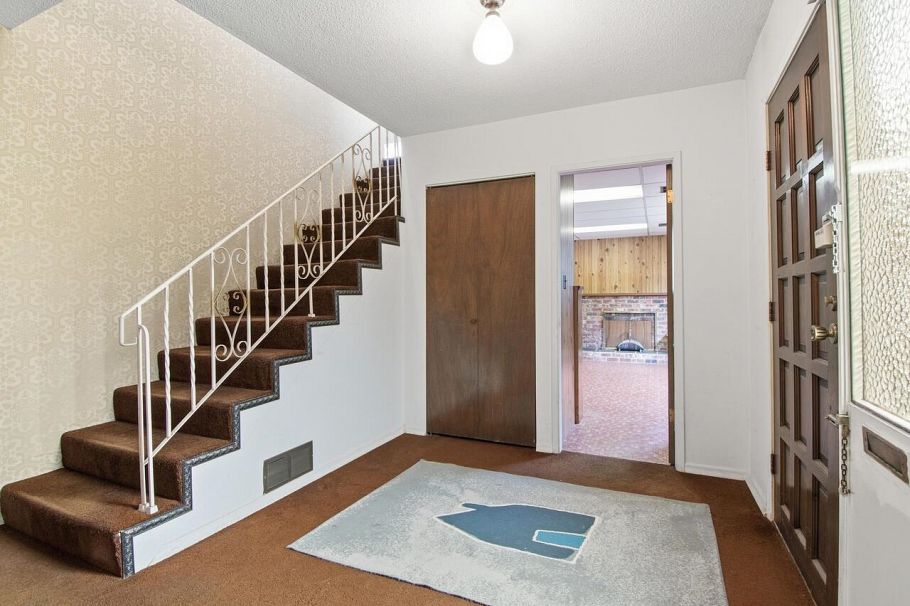 407 E 13th Street North Vancouver, BC - 2