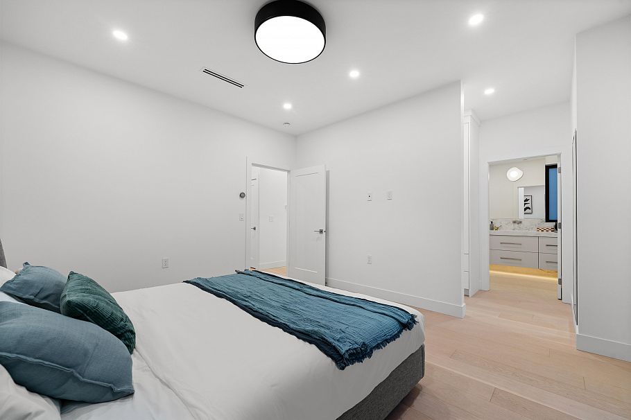 1605 E 21st Avenue Vancouver, BC - 19