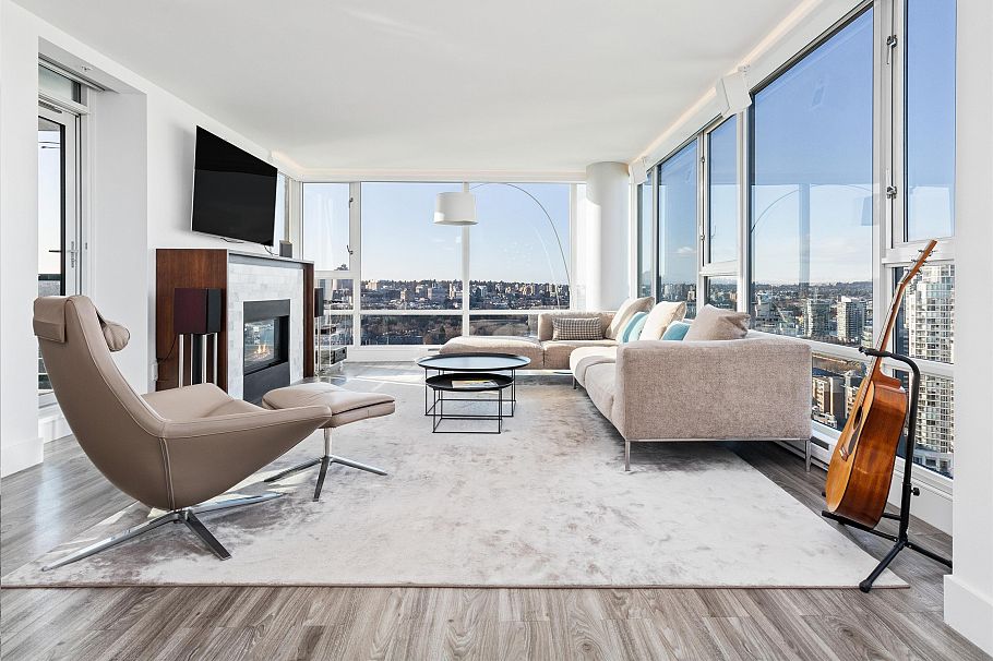 3307 1033 Marinaside Crescent Vancouver, BC - 2