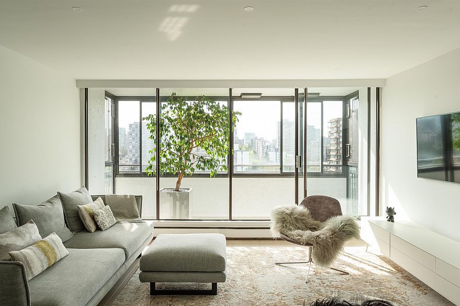 1806 1725 Pendrell Street Vancouver, BC - 1