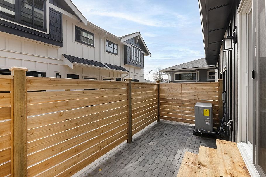 1 550 Kaslo Street Vancouver, BC - 29