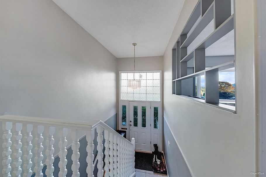 465 Felton Road North Vancouver, BC - 30