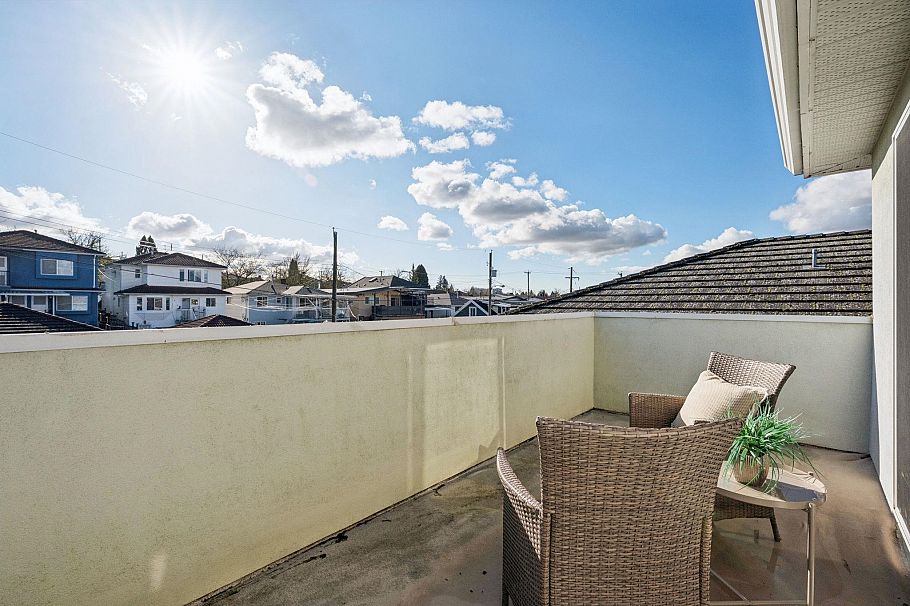 2748 E 23rd Avenue Vancouver, BC - 23