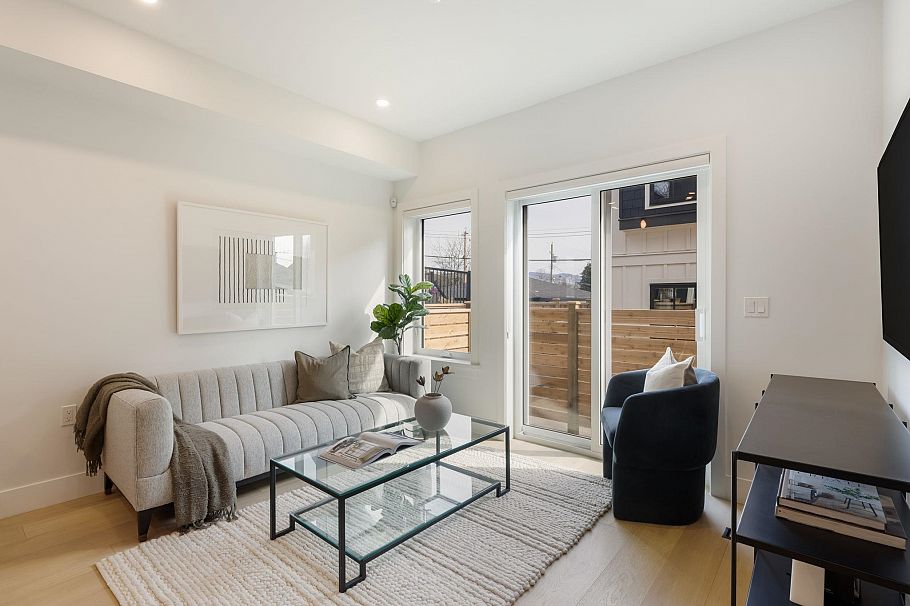 1 550 Kaslo Street Vancouver, BC - 1