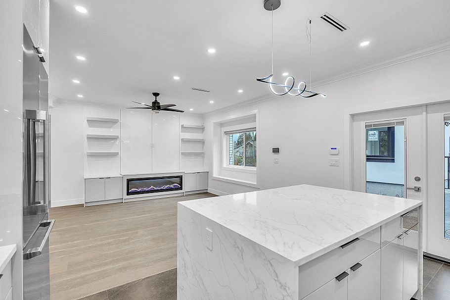 812 Montroyal Boulevard North Vancouver, BC - 12