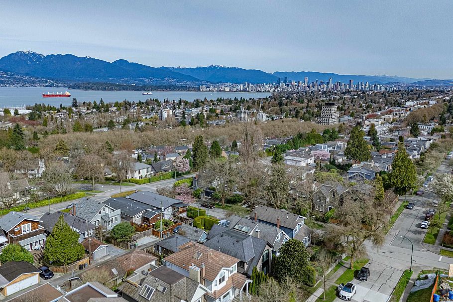 4009 W 11th Avenue Vancouver, BC - 8