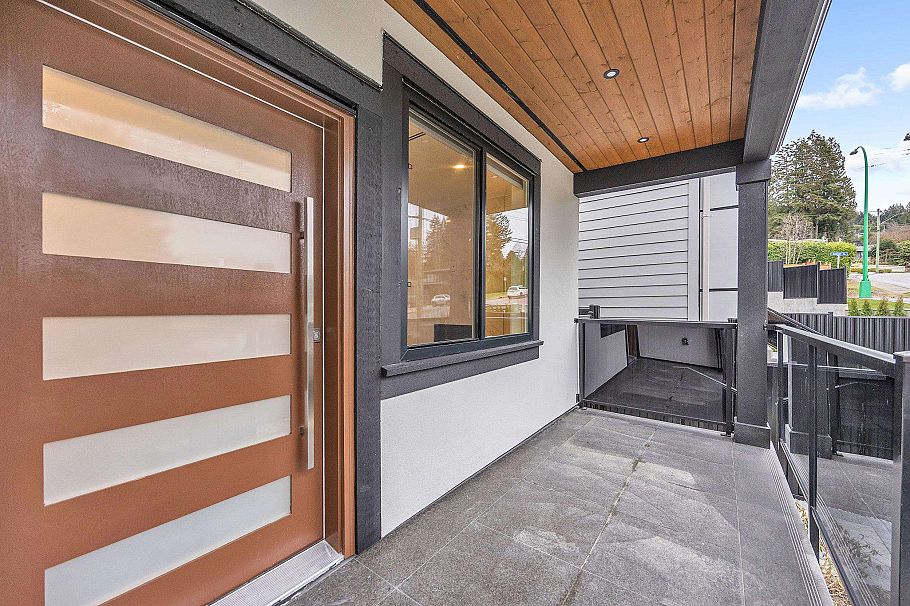 812 Montroyal Boulevard North Vancouver, BC - 3