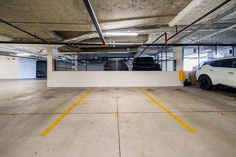 4 115 W Queens Road North Vancouver, BC - 27