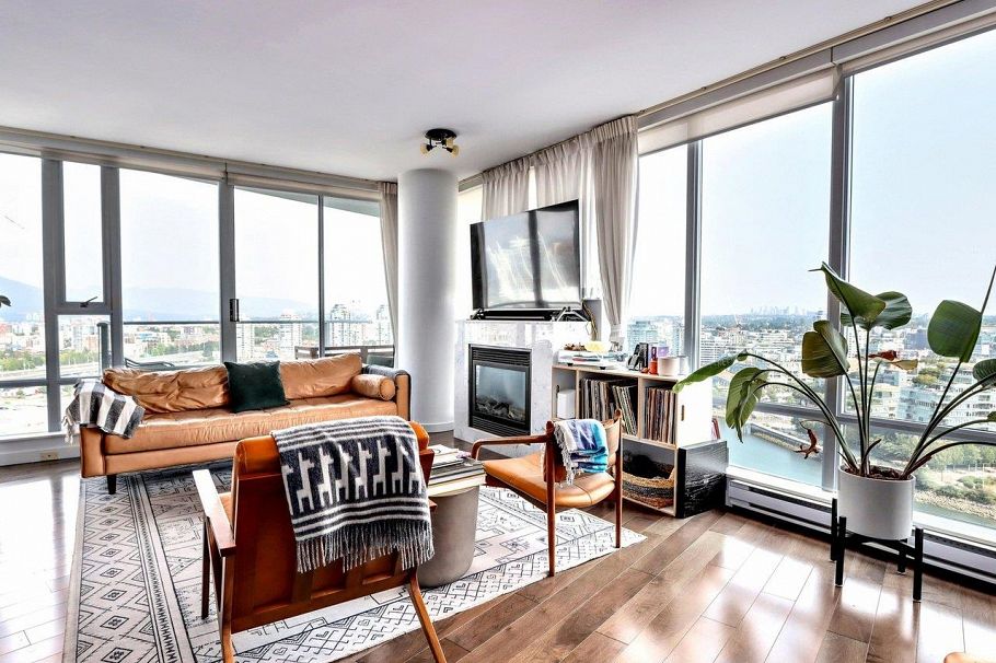 2701 8 Smithe Mews Vancouver, BC - 10